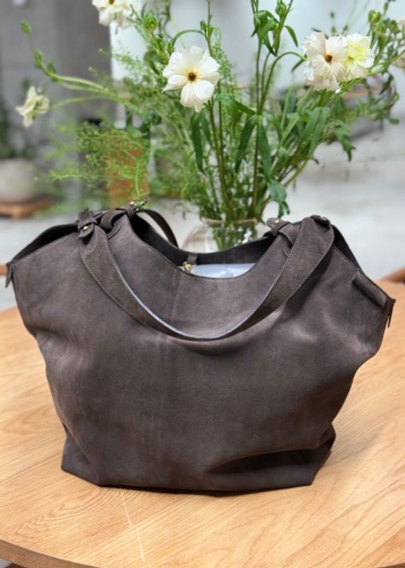 CALA JADE - Soho Skulderveske Umber Suede