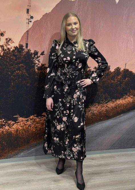 Hovedbilde BYTIMO - Satin Belt Midikjole ...